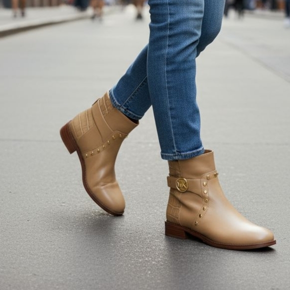 MK Tan Ankle Boots Sz 7 - Picture 2 of 9